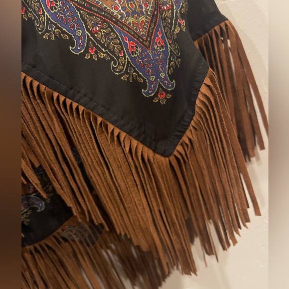 SPECTACULAR SILKY PONCHO with Fringe - Picture 4 of 9